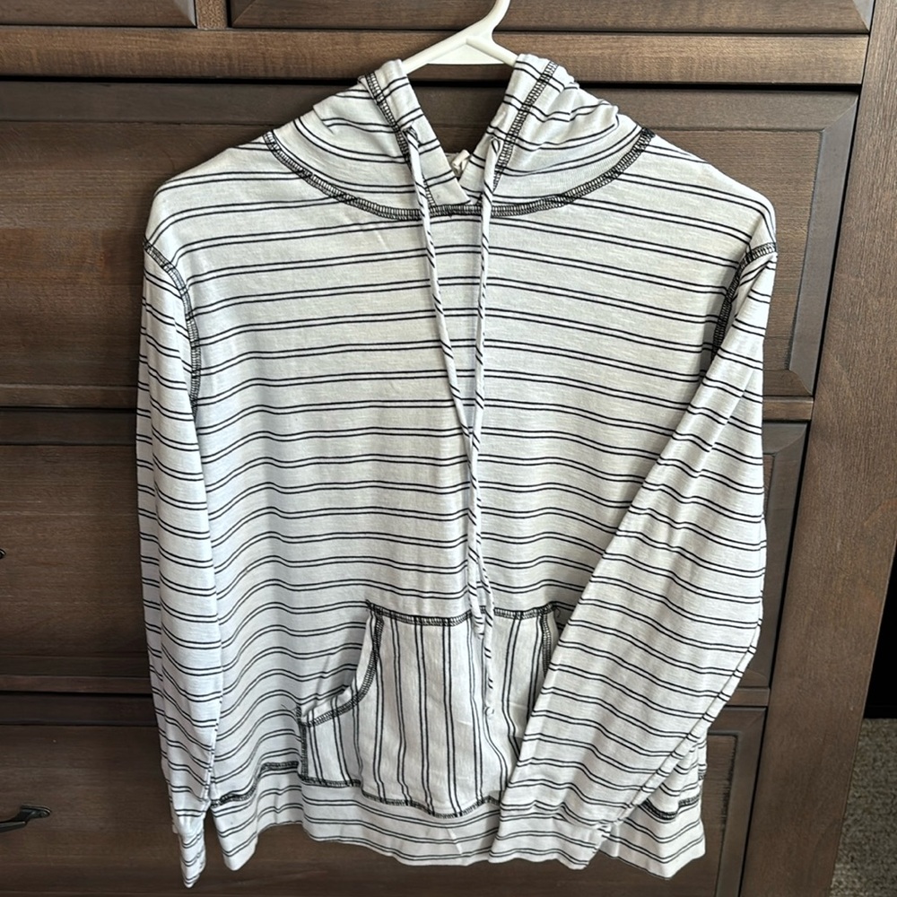 Betsy’s Boutique Shop size small stripped hoodie